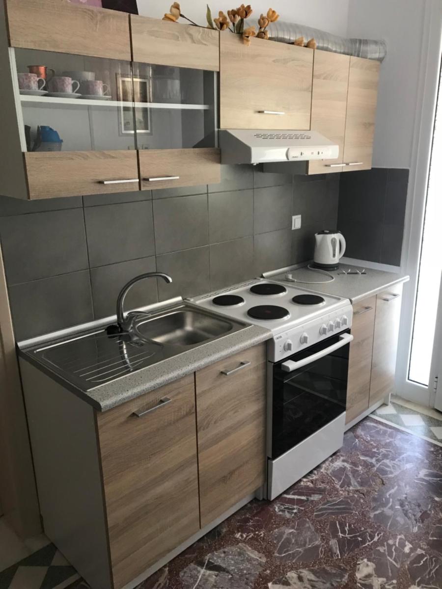 Iordanis - Housity