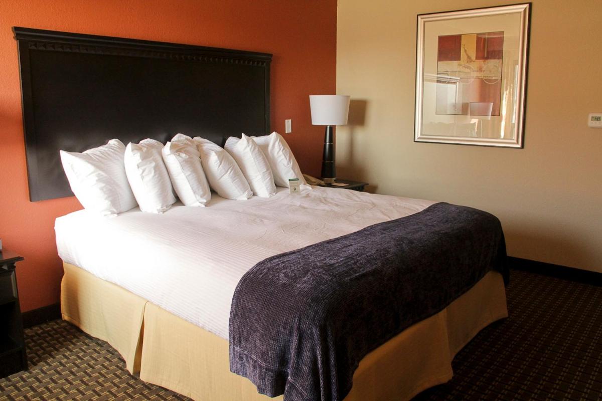 Decatur Conference Center and Hotel - Housity