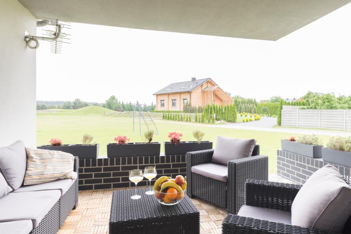 Apartament Kalinowo Golf - salon z opcją spania, kuchnia i 2 sypialnie, 1-6 osób - Housity