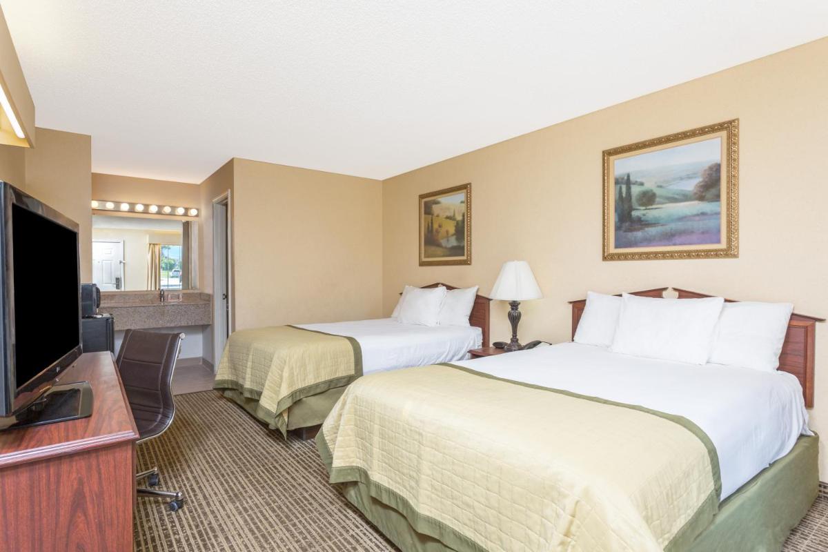 Baymont by Wyndham Easley/Greenville - Housity