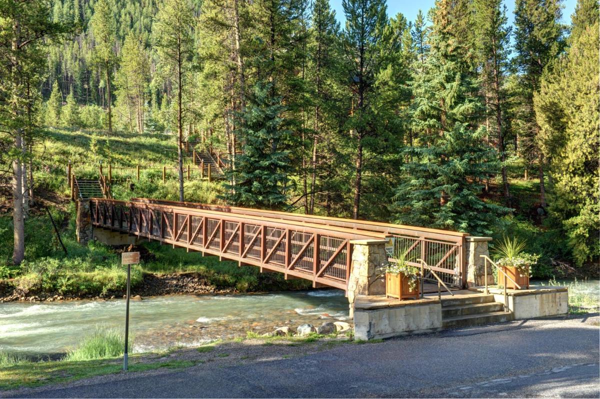 Lakeside Village by Vail Resorts - Housity