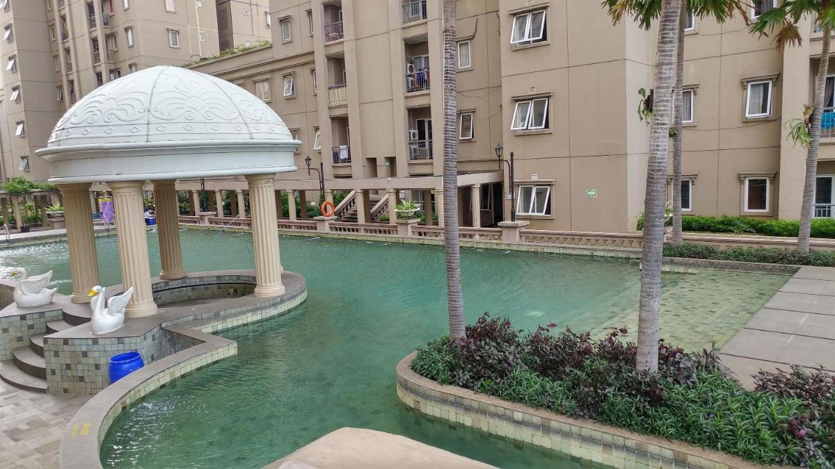 Best 3BR Apartment Grand Palace Kemayoran with Sofabed By Travelio - Housity
