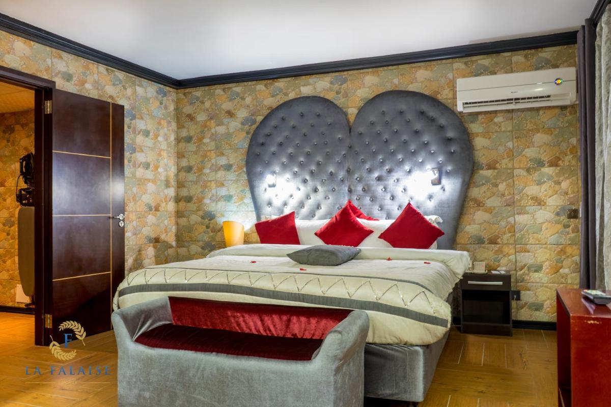 Hotel Résidence La Falaise - Housity