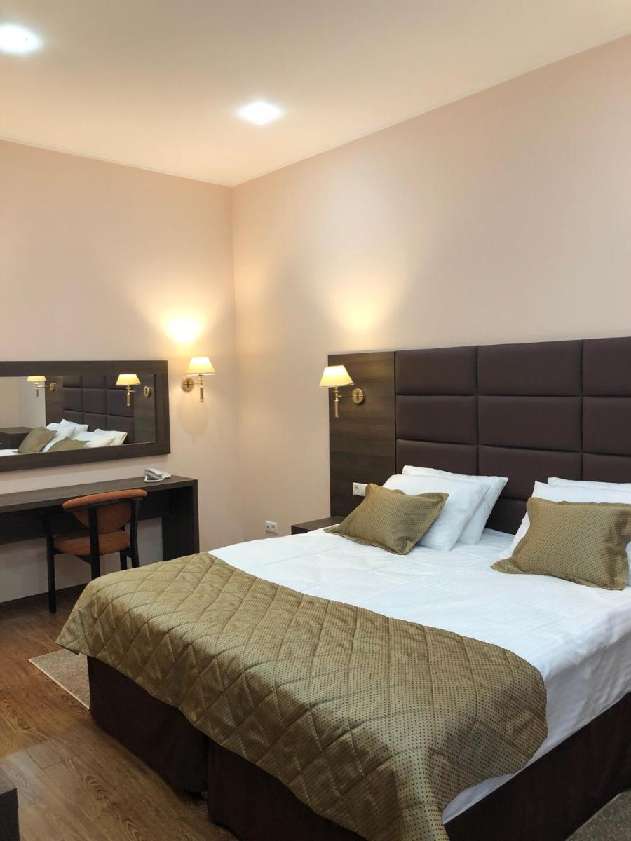 Blues Hotel - Housity