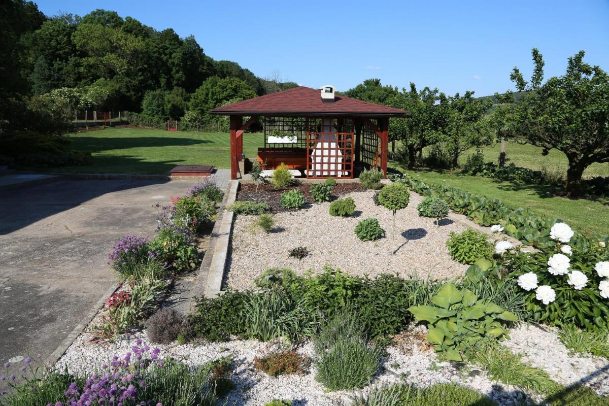 Cottage Near The Forest - Housity