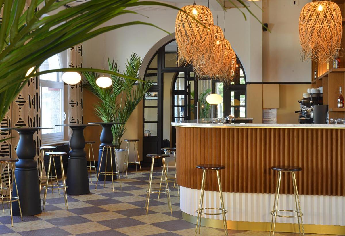 Restaurant ou autre lieu de restauration dans l'établissement Hotel De Diane