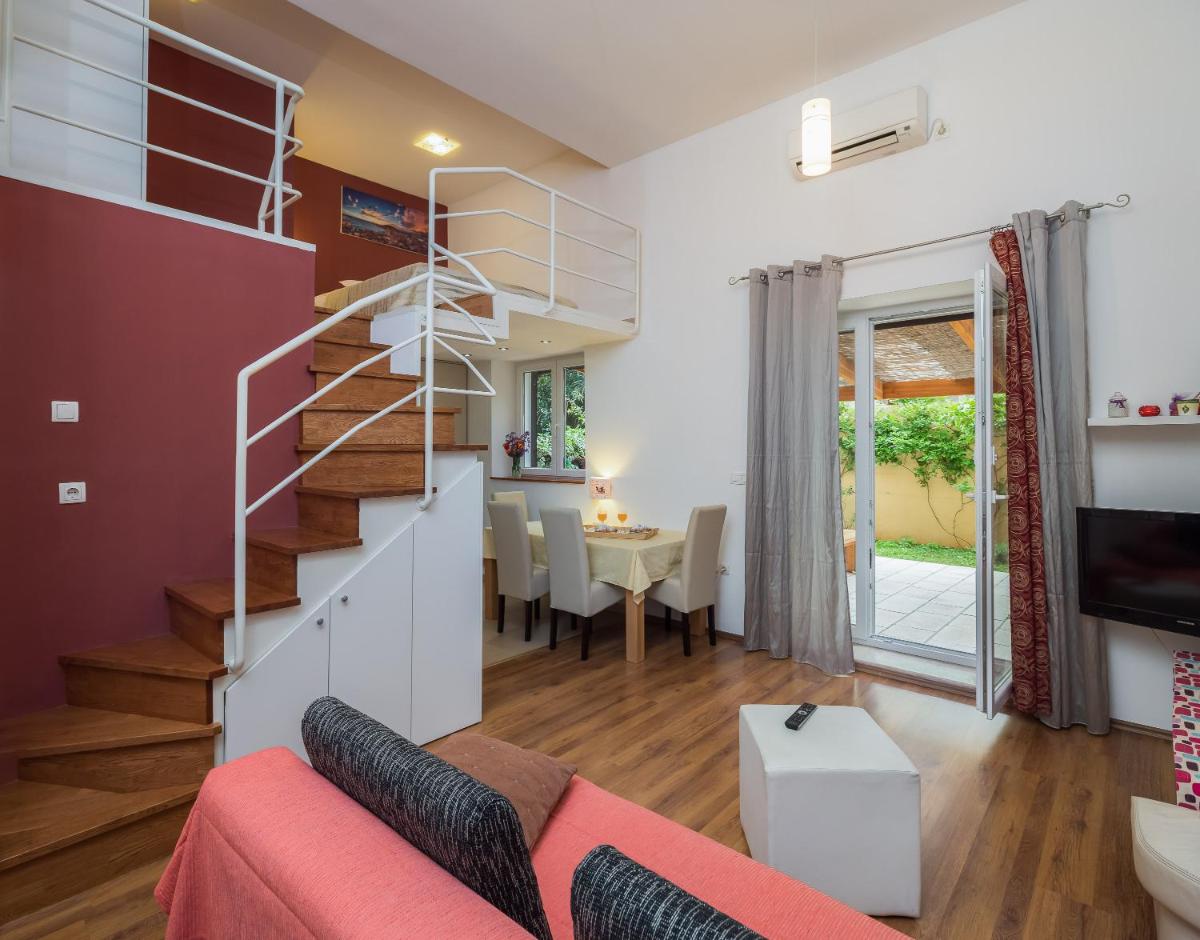 Apartment Dora - Housity