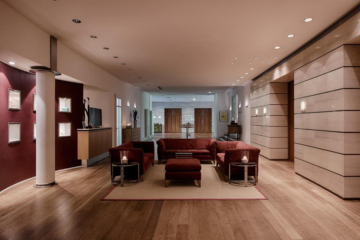 Ein Sitzbereich in der Unterkunft Privathotel Lindtner Hamburg Ein Sitzbereich in der Unterkunft Privathotel Lindtner Hamburg