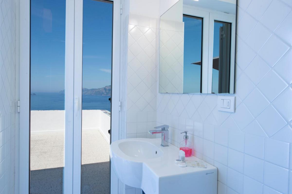 My Shazzy with amazing Sea View terrace - Housity