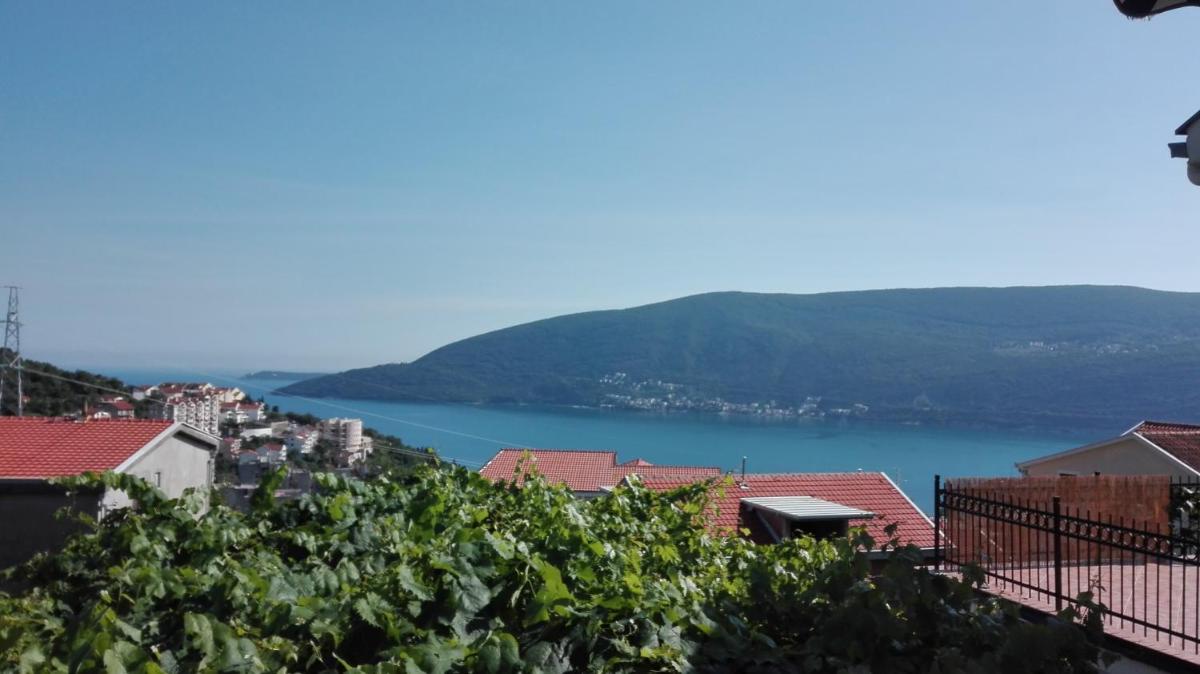 Porodicni apartman - Housity