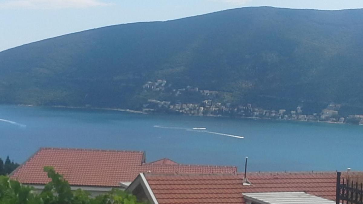 Porodicni apartman - Housity