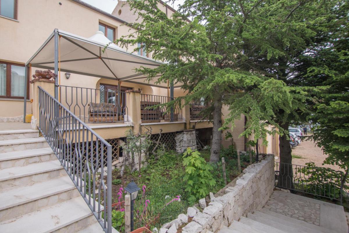 Gorropu Hotel - Housity