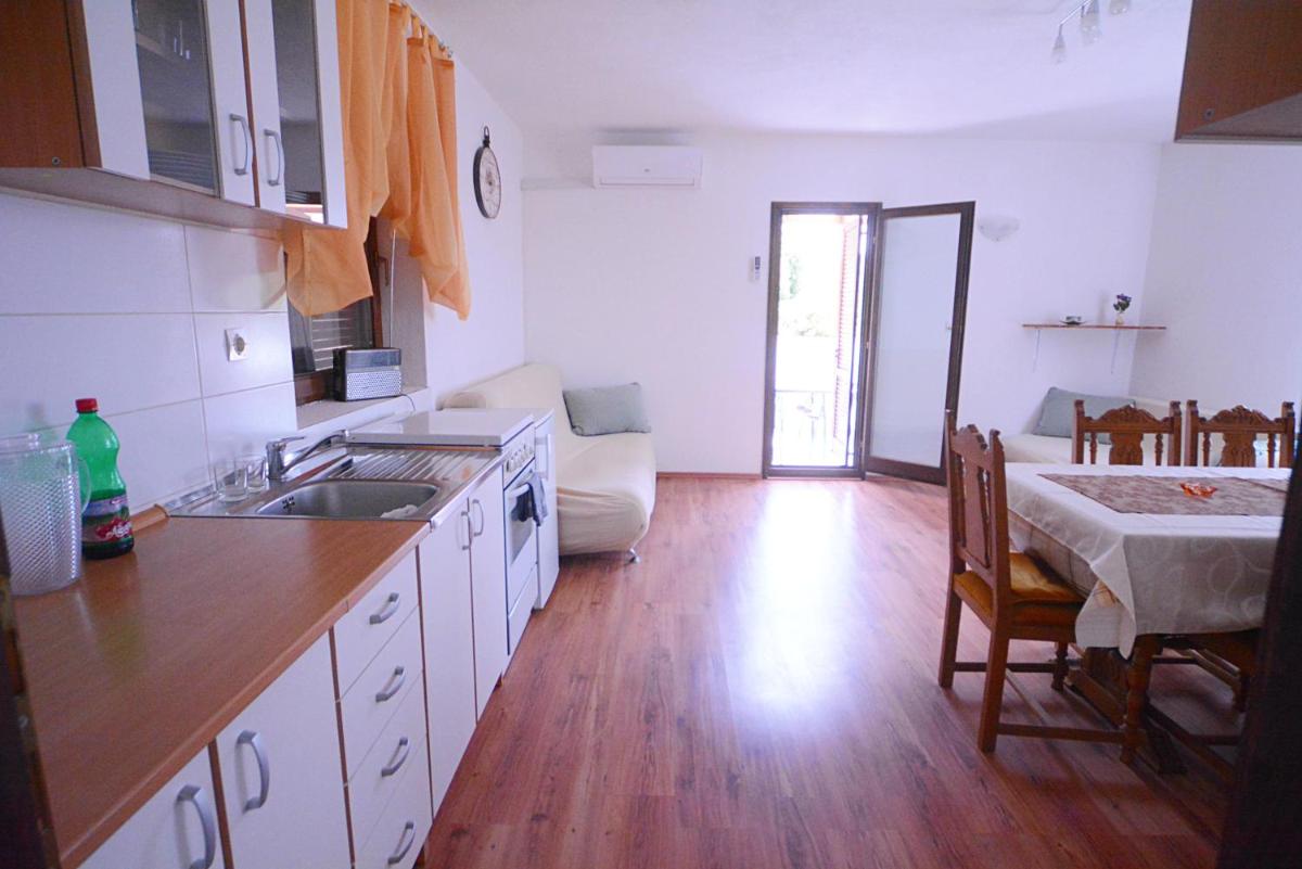 Kuća za odmor Dany - Housity