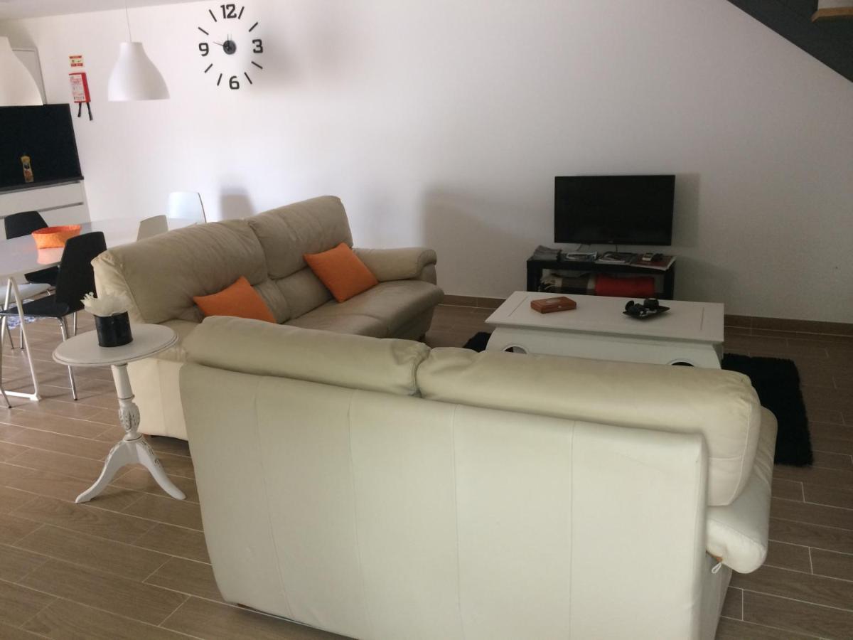 Outeiro House - Housity
