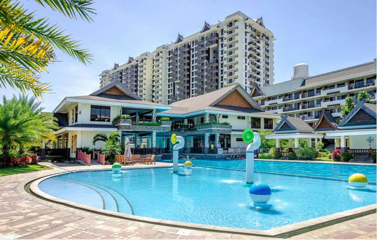2 Bedroom Deluxe Apartment with Balcony - Housity