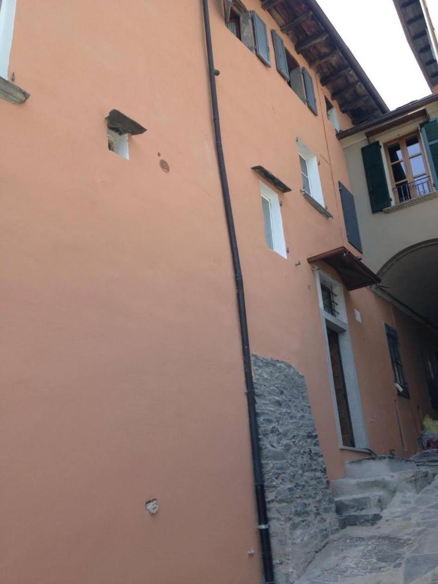 Villa Monziani, exclusive island lakeside villa - Housity