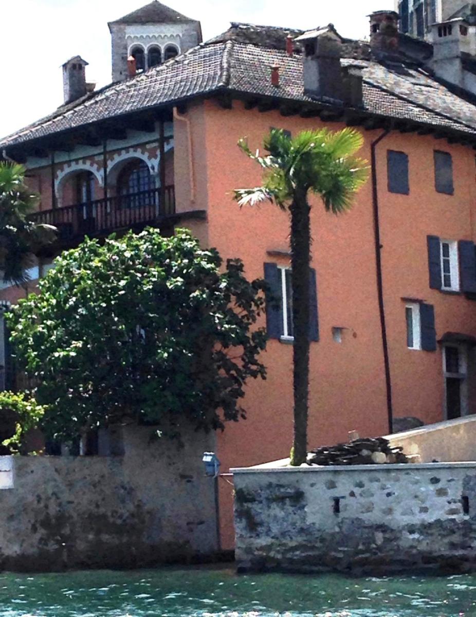 Villa Monziani, exclusive island lakeside villa - Housity