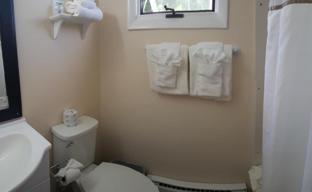 Acadia Ocean View Motel - Housity