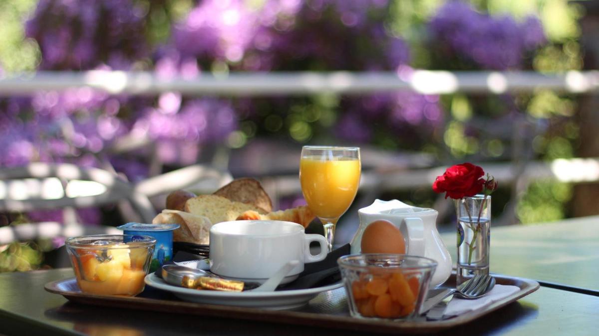 Nourriture dans l'hôtel ou à proximité