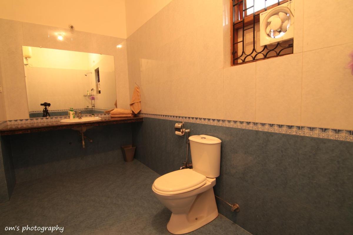 Serene Villa - Housity