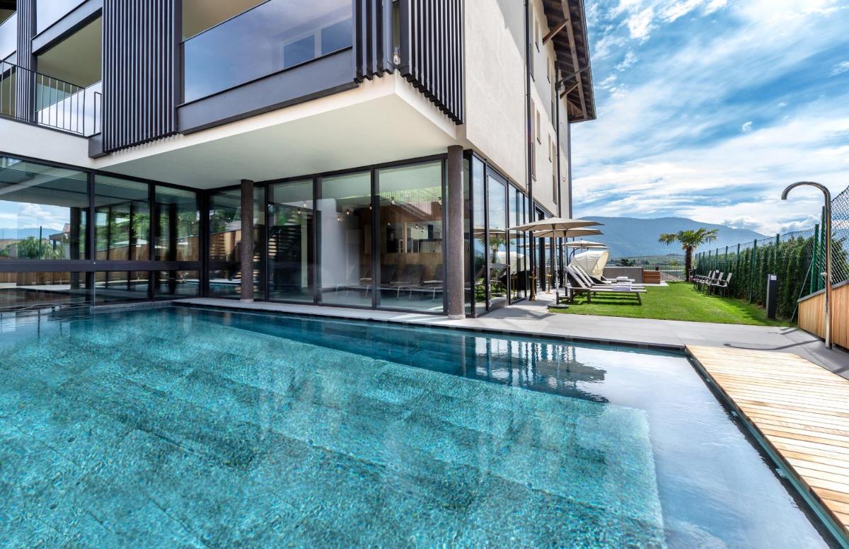 Hotel Christof - Housity