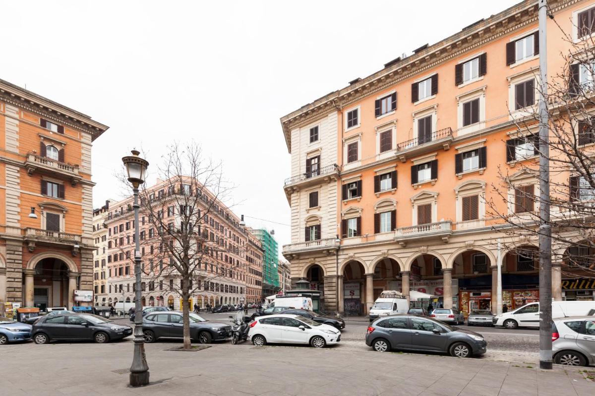 Magic Door Rome - Housity