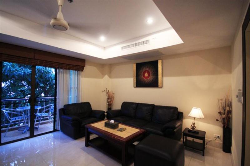 Royal Park Apartments - Housity