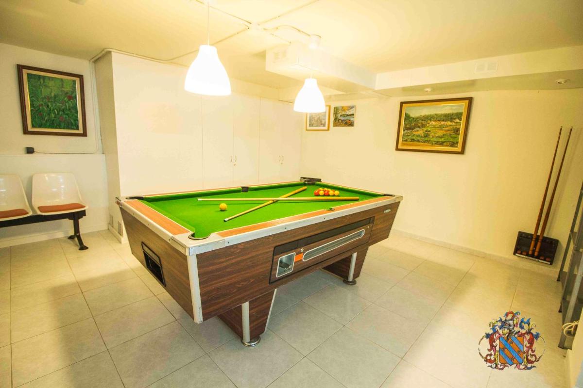 Mesa de billar en Hotel Victoria Spa & Splay Center