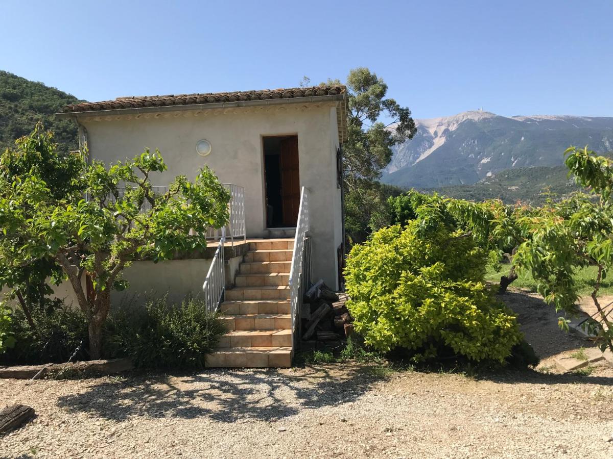 Chambre: une fenêtre sur le Ventoux - Housity