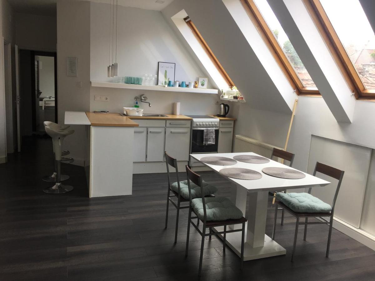 Rozmaring Apartman Pécs - Housity