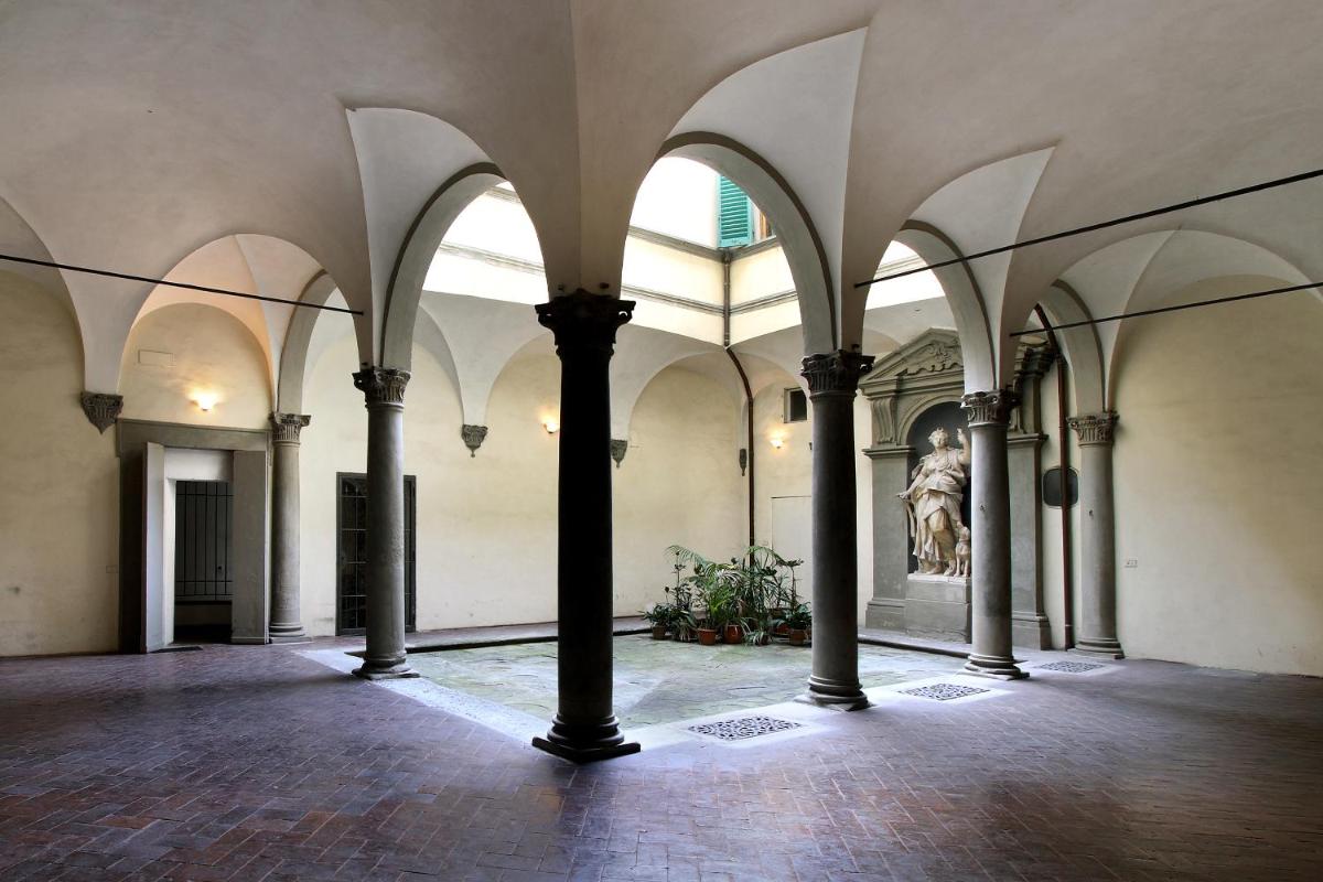 Palazzo Tolomei - Residenza D'Epoca - Housity