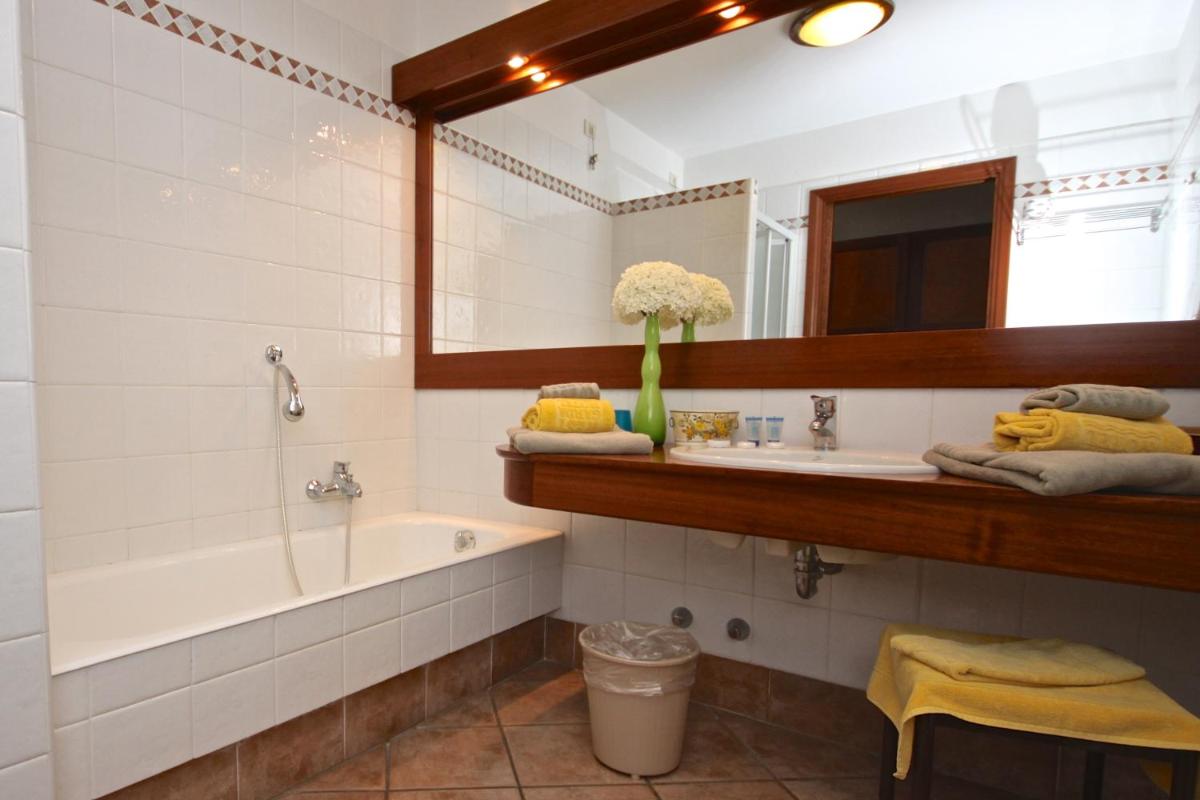 West Garda Hotel - Housity
