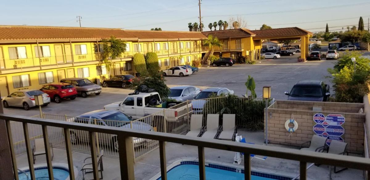 Fullerton Inn - Housity