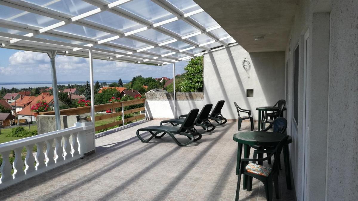Nosztalgia Balaton Apartmanház - Housity