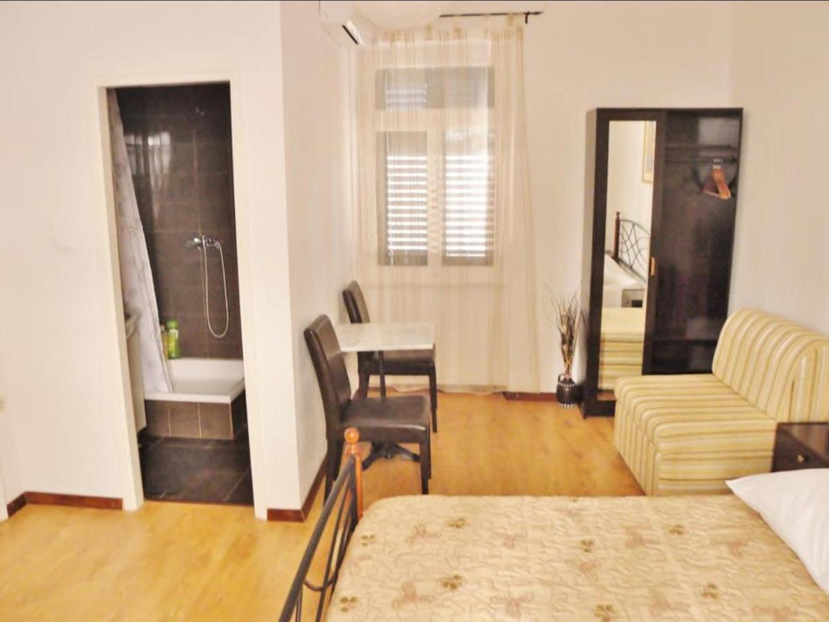 Pansion Sibenik - Housity
