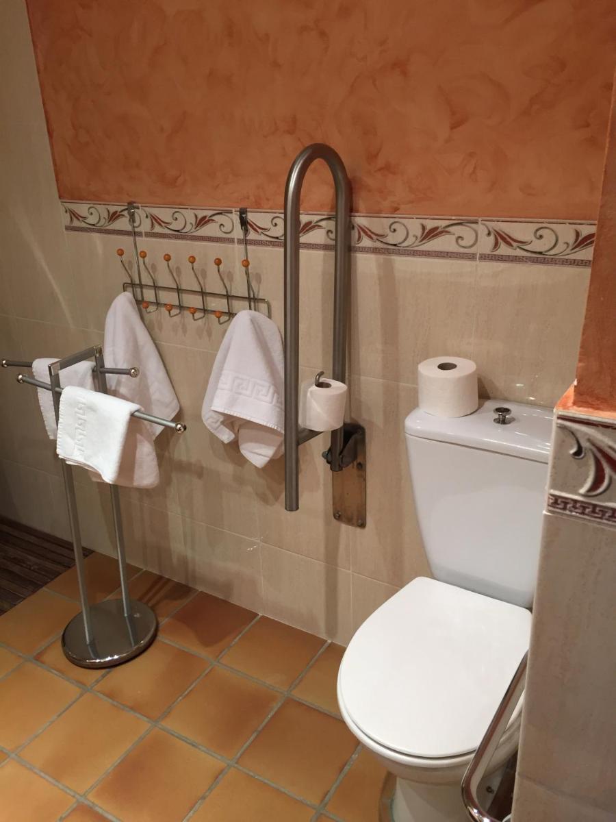 Un baño de Hotel Castellote