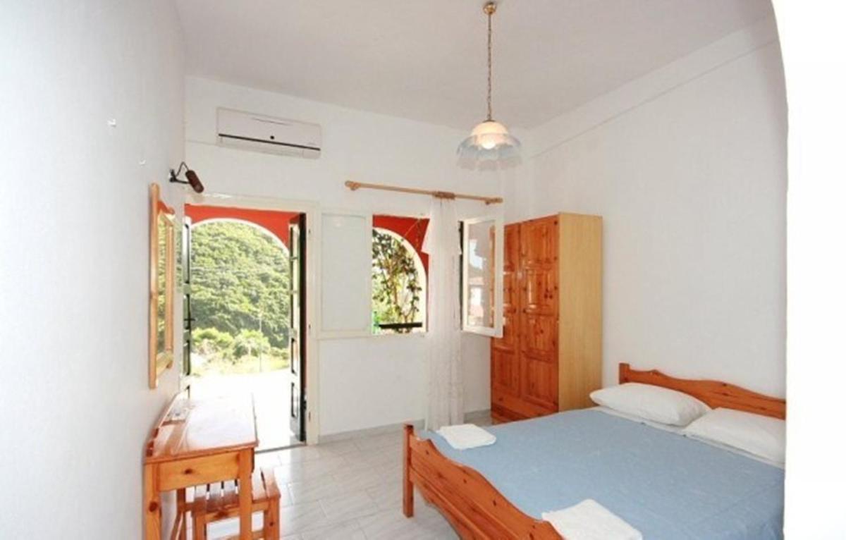 Paleopalace - Housity
