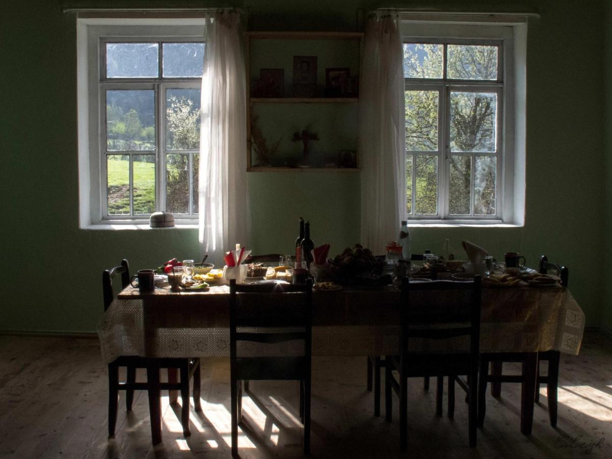 Suitetrails - Peak Mazeri Guest House