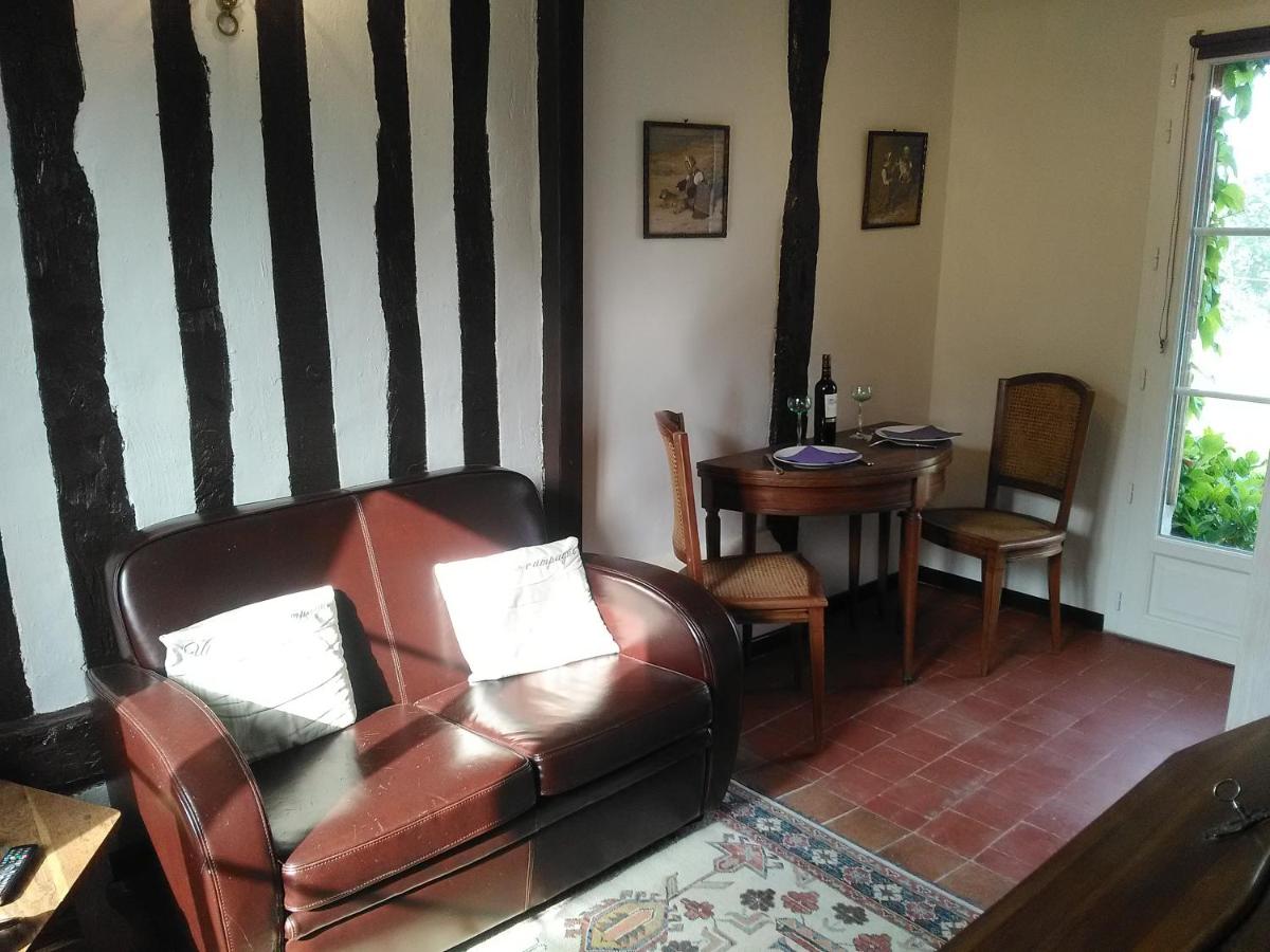 Gites de la Chesnée - Housity