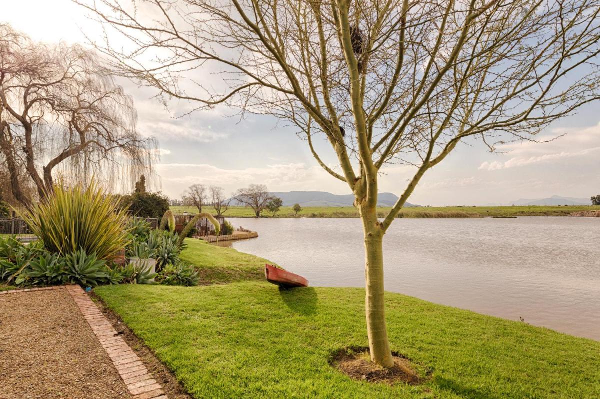 Waterside on Le Bonheur - Housity
