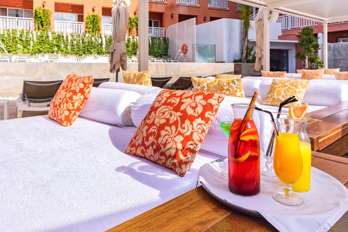 Bebidas en Fénix Torremolinos - Adults Only Recommended