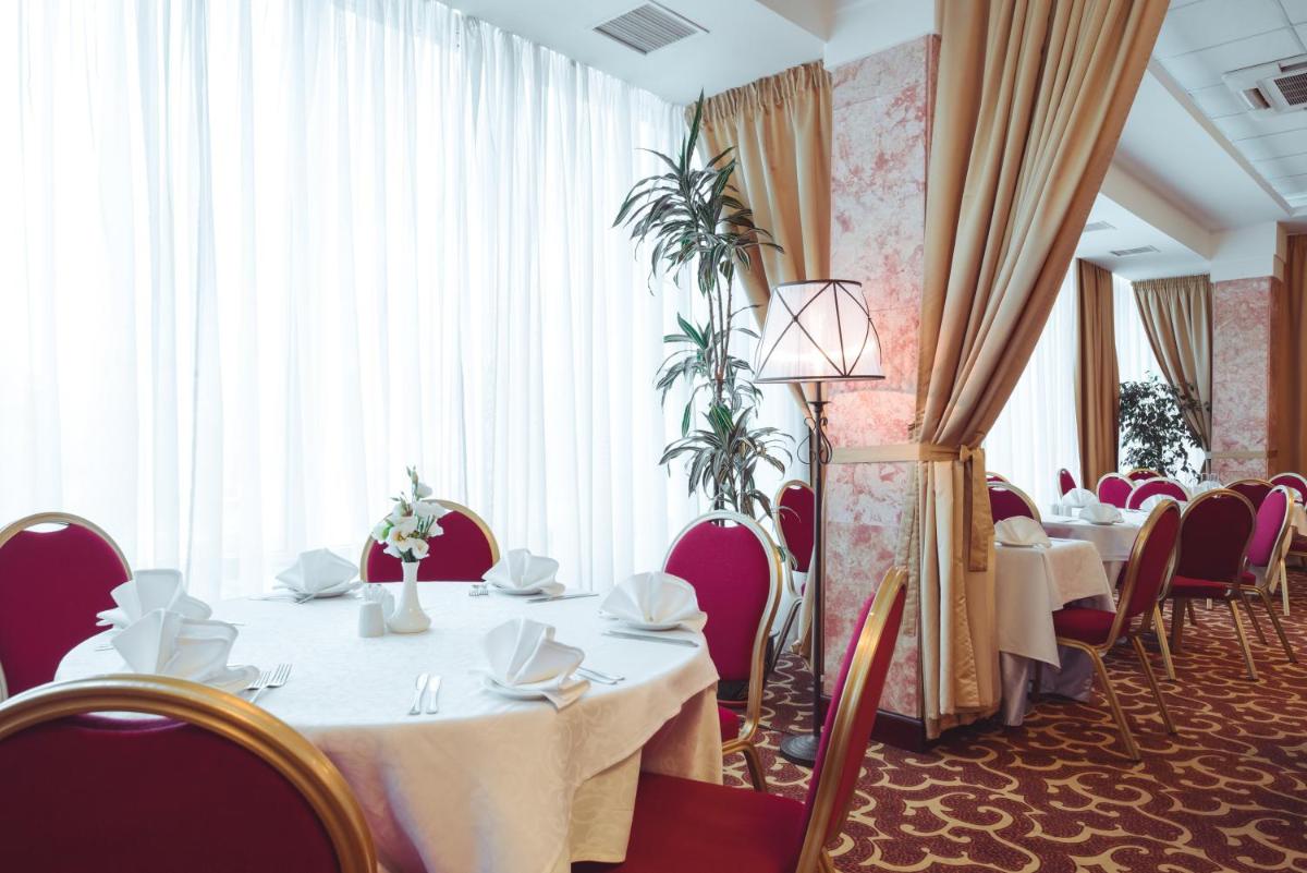 Suitetrails - Premier Hotel Rus