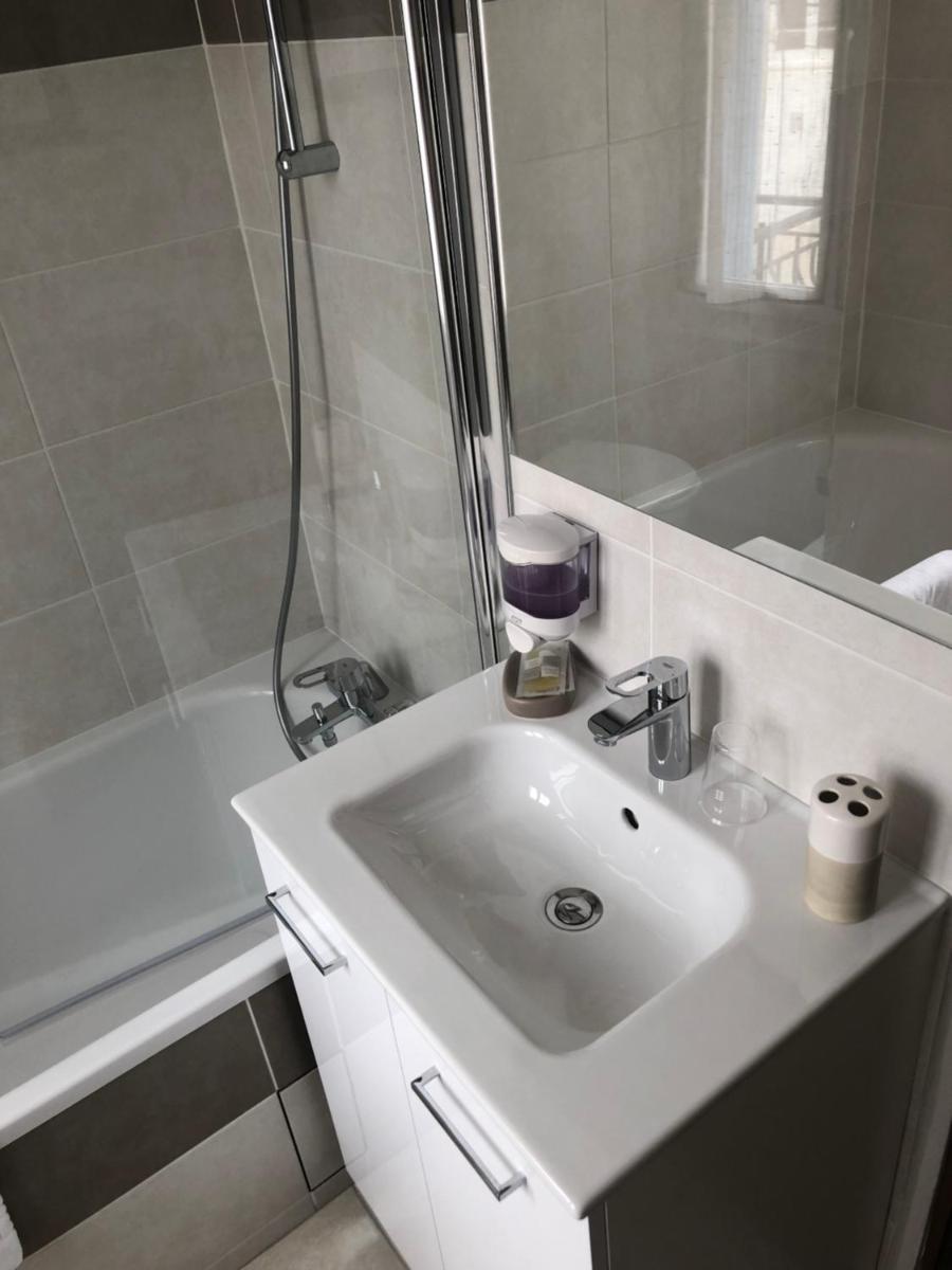 Central Hotel - Housity
