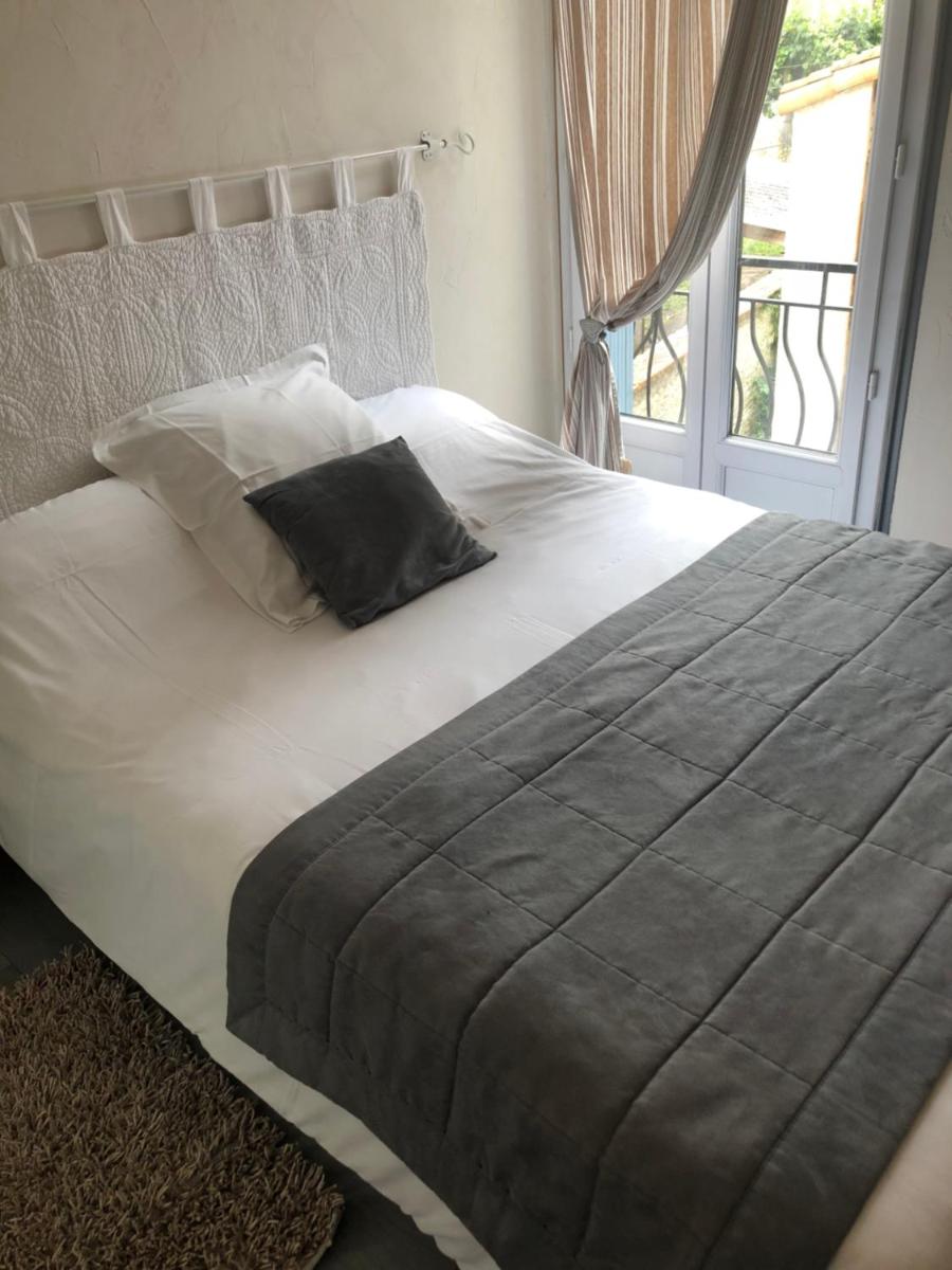 Central Hotel - Housity