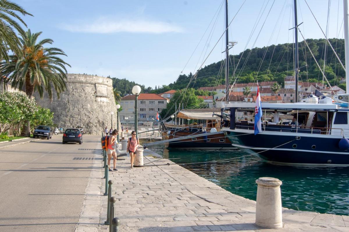 Apartments Giro Korcula - Housity