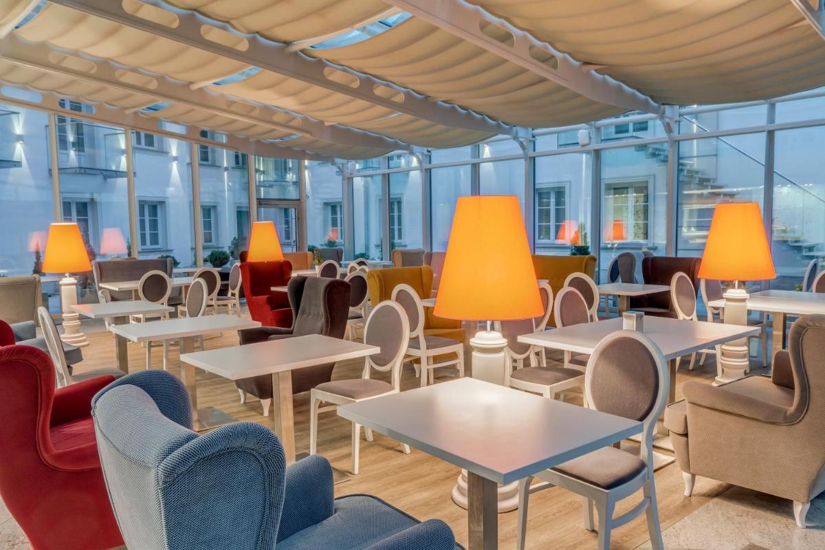 Hotel Rozbicki - Housity