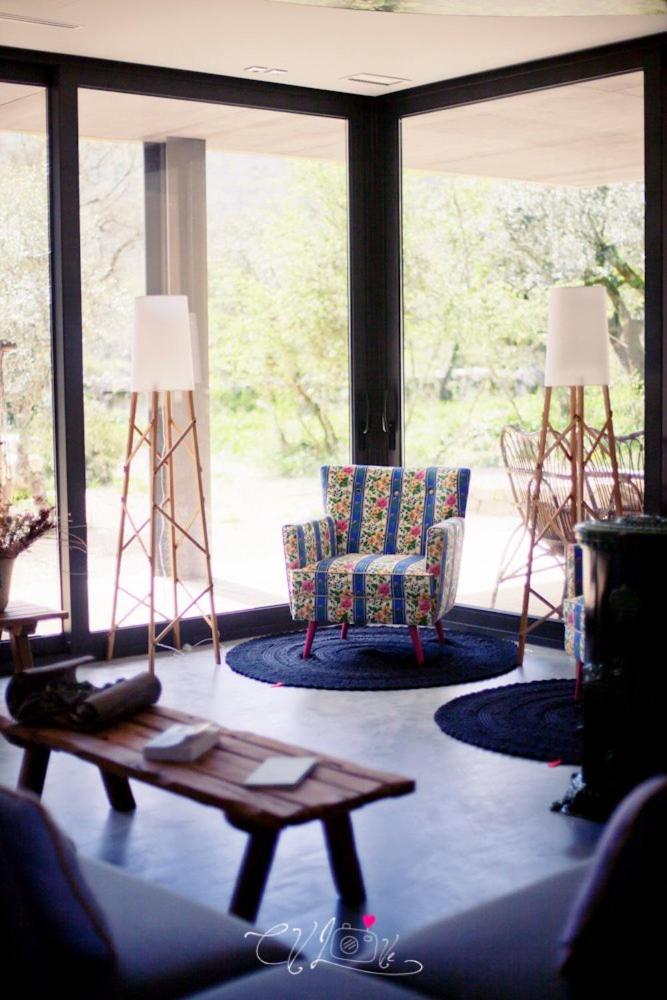 Uma área de estar em Cooking and Nature - Emotional Hotel