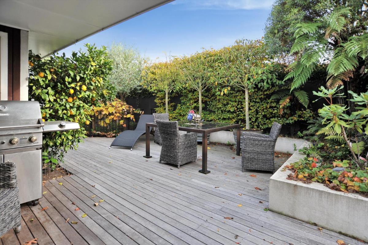 Leinster Villa - Christchurch Holiday Homes - Housity