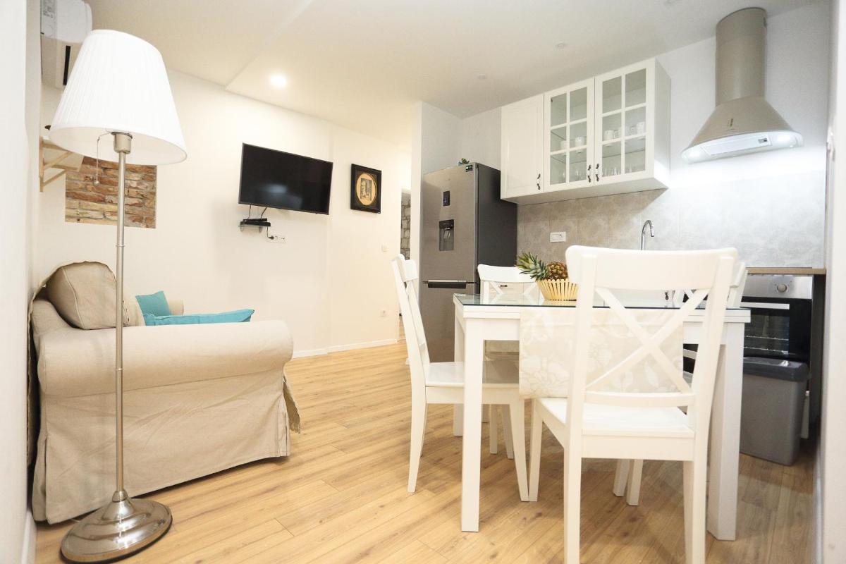 Split Old Town Suites 2 - Housity