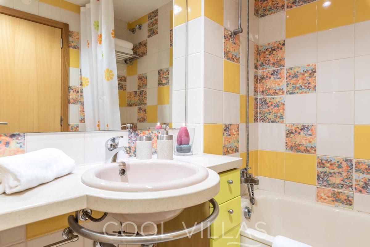 Marina Water View - 6 people, bars & restaurants - Housity